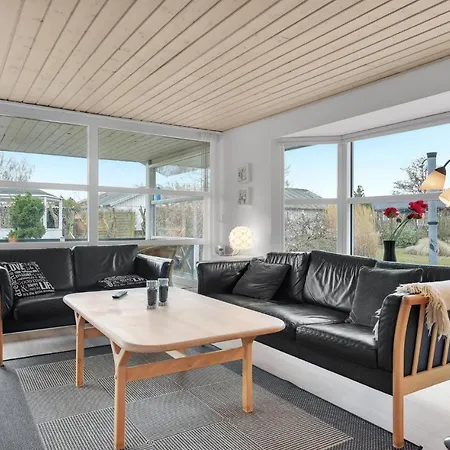 3 Bedroom Lovely Home In Haderslev بيت للعطل